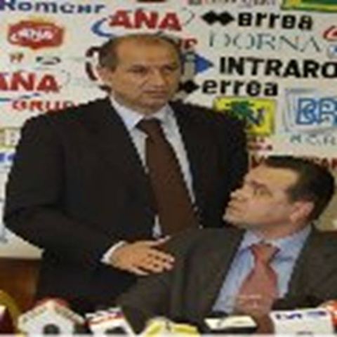 Membri ai Clubului Aristocratic Rapid la o întâlnire a clubului, fotografia 10